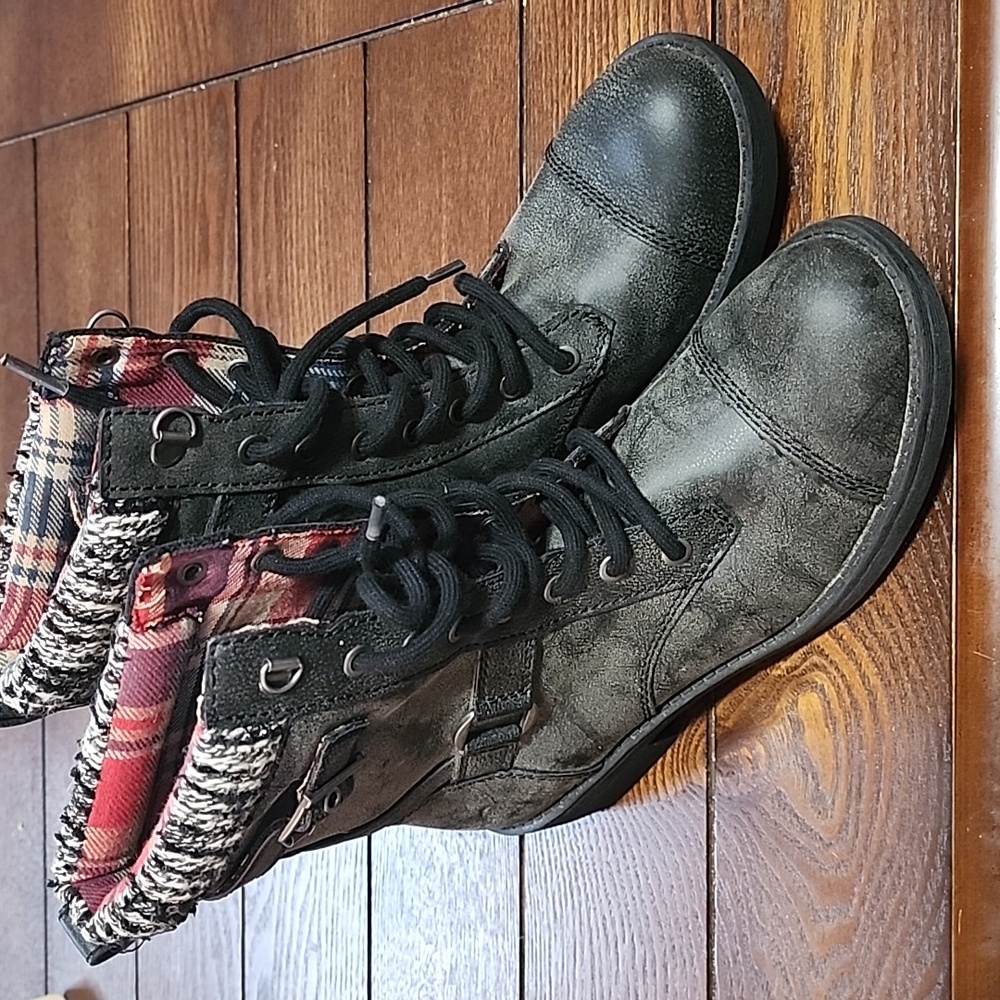 Rocket Dog Thunder Boots